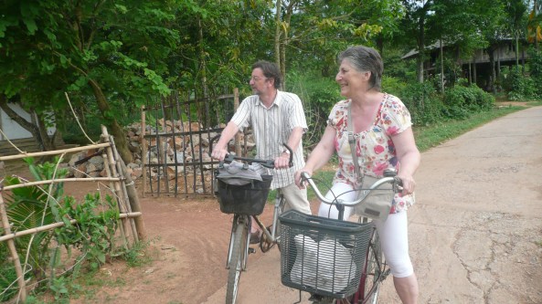 Sur le sentier des velos a Mai Chau en fin d'apres-midi