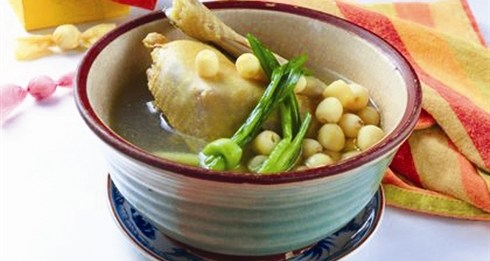 Poulet a la graine de lotus