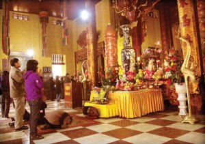 Le_chua_dau_nam Le_chua_dau_nam