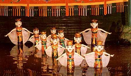 marionettes sur l'eau