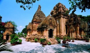 Temple-tour-Po-Nagar