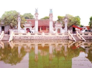 la-maison-commune-du-village-de-hoa-muc